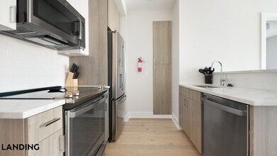 5508 7th St NW, Unit 403 in Washington, DC - Building Photo - Building Photo