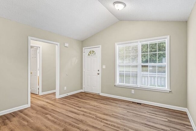 2015 Rath St in Greensboro, NC - Building Photo - Building Photo