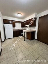 525 Highview Ave-Unit -Apt G7 in Addison, IL - Foto de edificio - Building Photo
