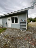 15840 W Hess Ln in Wasilla, AK - Building Photo