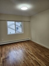 1653 Oak Bay Ave in Victoria, BC - Building Photo - Building Photo