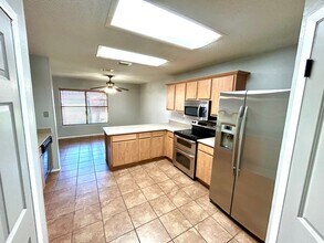 8111 Mescal Trail in San Antonio, TX - Building Photo - Building Photo