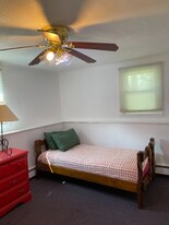 73 Hathaway Cir in Arlington, MA - Building Photo