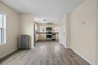 19 Alfred St in Everett, MA - Building Photo - Building Photo