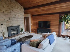 2720 NW Glenwood Dr in Corvallis, OR - Building Photo - Building Photo