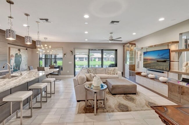14598 Alabaster Ave in Delray Beach, FL - Foto de edificio - Building Photo