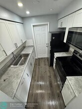 921 NE 22nd Dr in Wilton Manors, FL - Building Photo - Building Photo