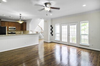 5811 Washington Ave in Houston, TX - Building Photo - Building Photo