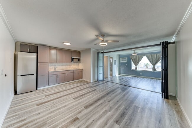 1841 E Fremont St