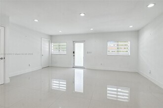4655 SW 14th St in Miami, FL - Building Photo - Building Photo