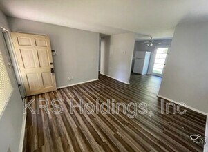1301 Grimes Rd in Hampton, VA - Building Photo - Building Photo