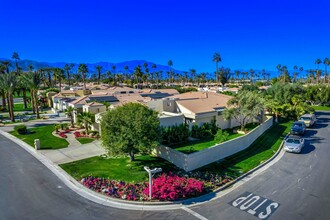 75330 14th Green Dr in Indian Wells, CA - Foto de edificio - Building Photo