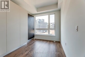 3049 Trailside Dr in Oakville, ON - Building Photo - Building Photo