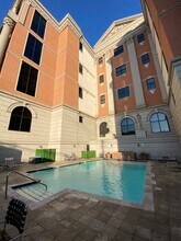 1025 S Shepherd Dr, Unit 309 in Houston, TX - Building Photo - Building Photo