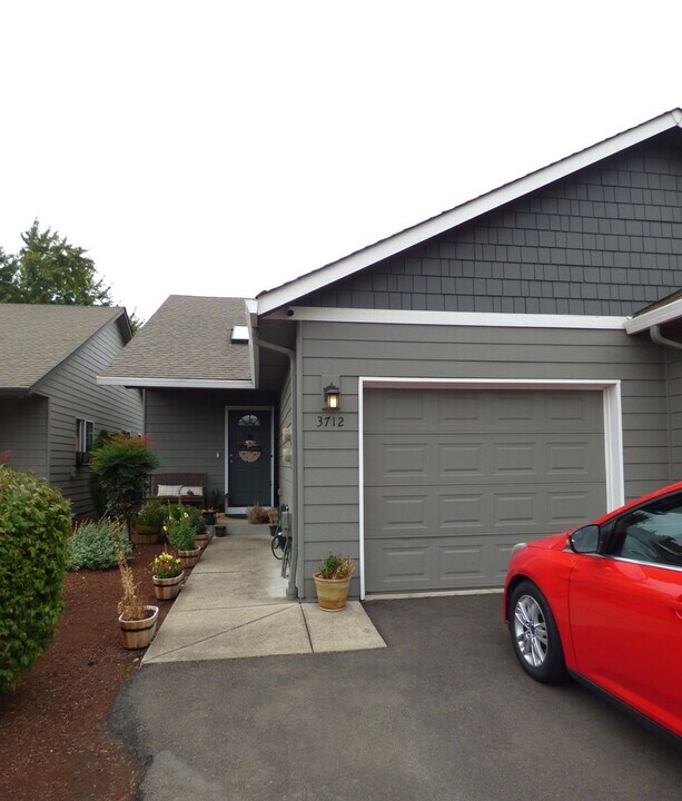 3710-3712 Osborn Ave NE in Salem, OR - Building Photo