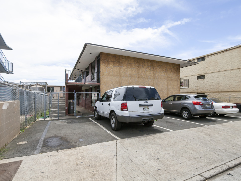 94-351 Pupumomi St in Waipahu, HI - Building Photo