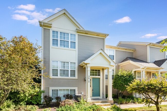 property at 2614 Canyon Dr