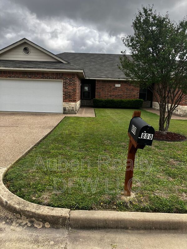 property at 800 Quarter Horse Trail