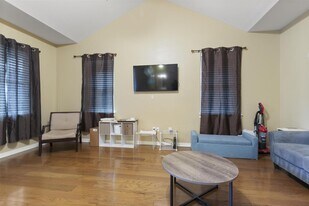 Beautifully updated home in a peaceful Geo in Georgetown, TX - Building Photo
