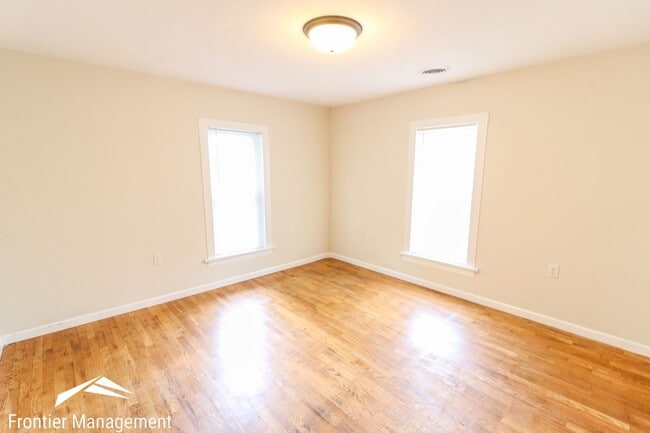 1001 Osage St in Manhattan, KS - Building Photo - Building Photo