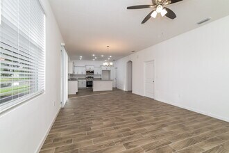 451 Martigues Dr in Poinciana, FL - Building Photo - Building Photo