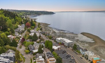 4135 Chilberg Ave SW in Seattle, WA - Building Photo - Building Photo