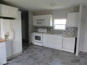 7506 Harvey St in Panama City, FL - Building Photo - Building Photo