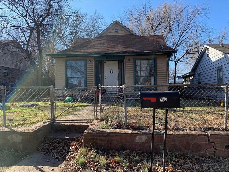 928 N Park Ave in Shawnee, OK - Building Photo