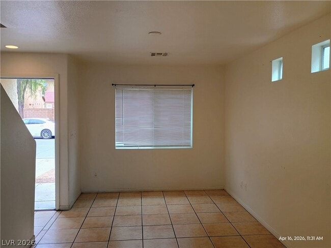 5195 Shreve Ave in Las Vegas, NV - Building Photo - Building Photo