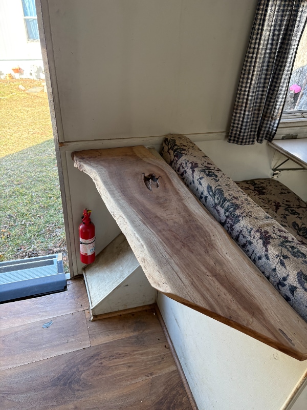 146 Smokey Ln in Elkton, VA - Foto de edificio - Building Photo