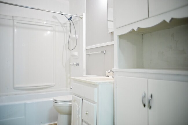 2109 E Goliad Ave in Crockett, TX - Building Photo - Building Photo