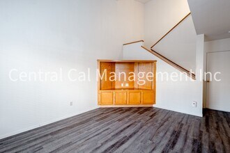 8404 Laborough Dr in Bakersfield, CA - Building Photo - Building Photo