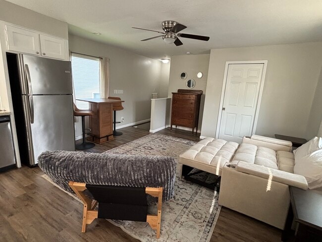 616 S Paris St in Catlin, IL - Foto de edificio - Building Photo