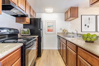 Lafayette Highlands in Lafayette, CA - Foto de edificio - Building Photo