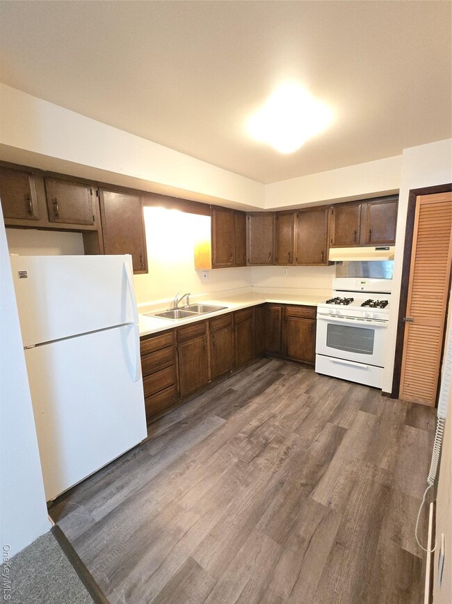 32 Genung St in Middletown, NY - Building Photo - Building Photo