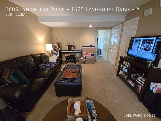 1605 Lyndhurst Dr in Savoy, IL - Building Photo - Building Photo
