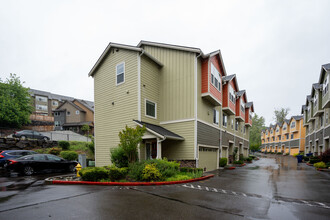 Kestrel Ridge Townhomes in Sammamish, WA - Building Photo - Building Photo