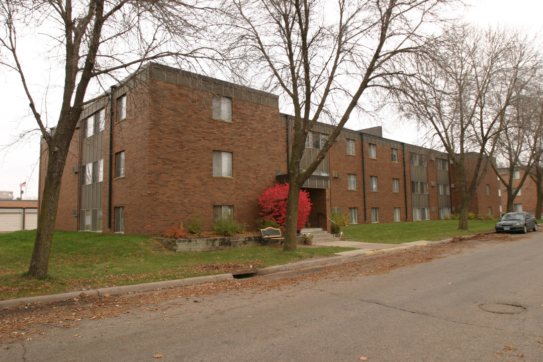 Hyacinth Apartments in St. Paul, MN - Foto de edificio