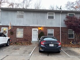 403 Hamlet Way in Charleston, WV - Building Photo