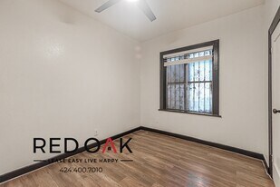 5849 Sunset Blvd, Unit 111 in Los Angeles, CA - Building Photo