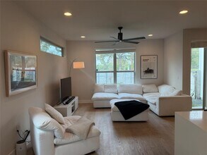 1159 Webberville Rd in Austin, TX - Building Photo - Building Photo