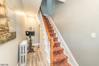 19 St Lukes Pl-Unit -2 in Montclair, NJ - Building Photo - Building Photo