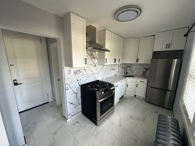 6 S Monterey Ave in Villa Park, IL - Building Photo - Building Photo