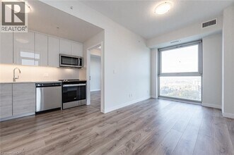 60 Frederick St in Kitchener, ON - Building Photo - Building Photo