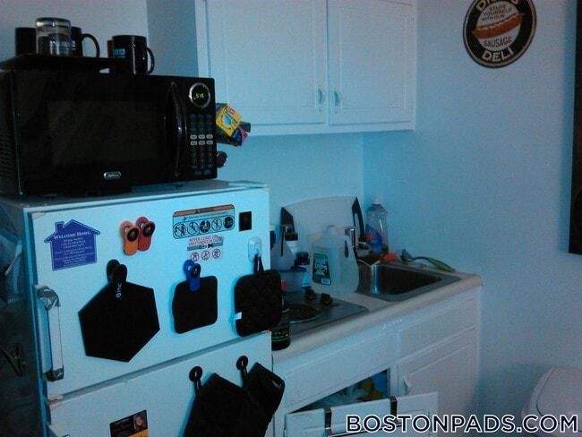 854 Beacon St, Unit 11 in Boston, MA - Building Photo - Building Photo