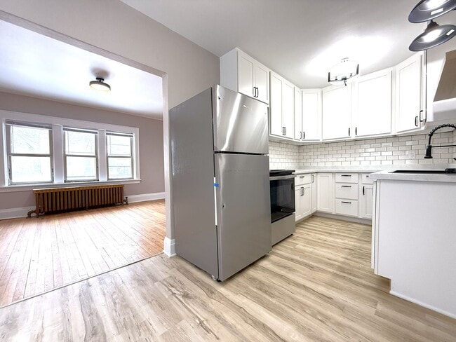 1532 S 64th St in Milwaukee, WI - Foto de edificio - Building Photo