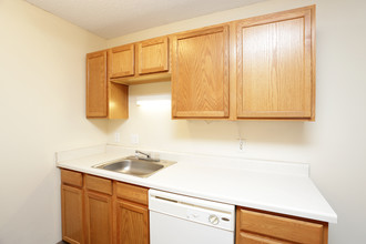 Foxwood Apartments in Indianola, IA - Building Photo - Interior Photo