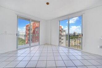 3500 Coral Wy in Miami, FL - Building Photo - Building Photo