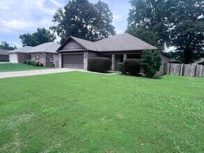 27 Trinity Drive in Cabot, AR - Foto de edificio - Building Photo