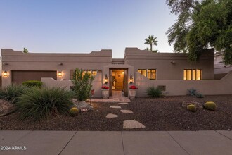 8425 E Mustang Trail in Scottsdale, AZ - Building Photo - Building Photo